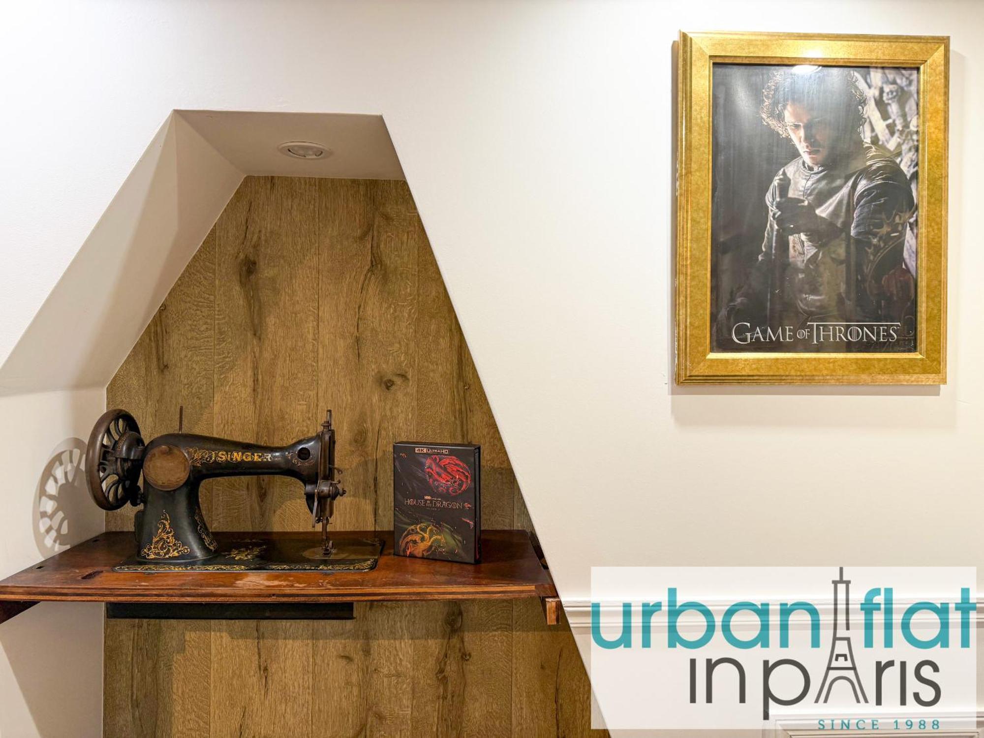 Urban Flat 42 - Game Of Thrones Apartment Paris